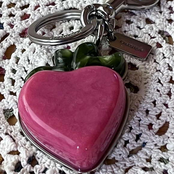 π COACH COACHTOPIA STRAWBERRY BAG CHARM π NWOT π - Picture 1 of 16